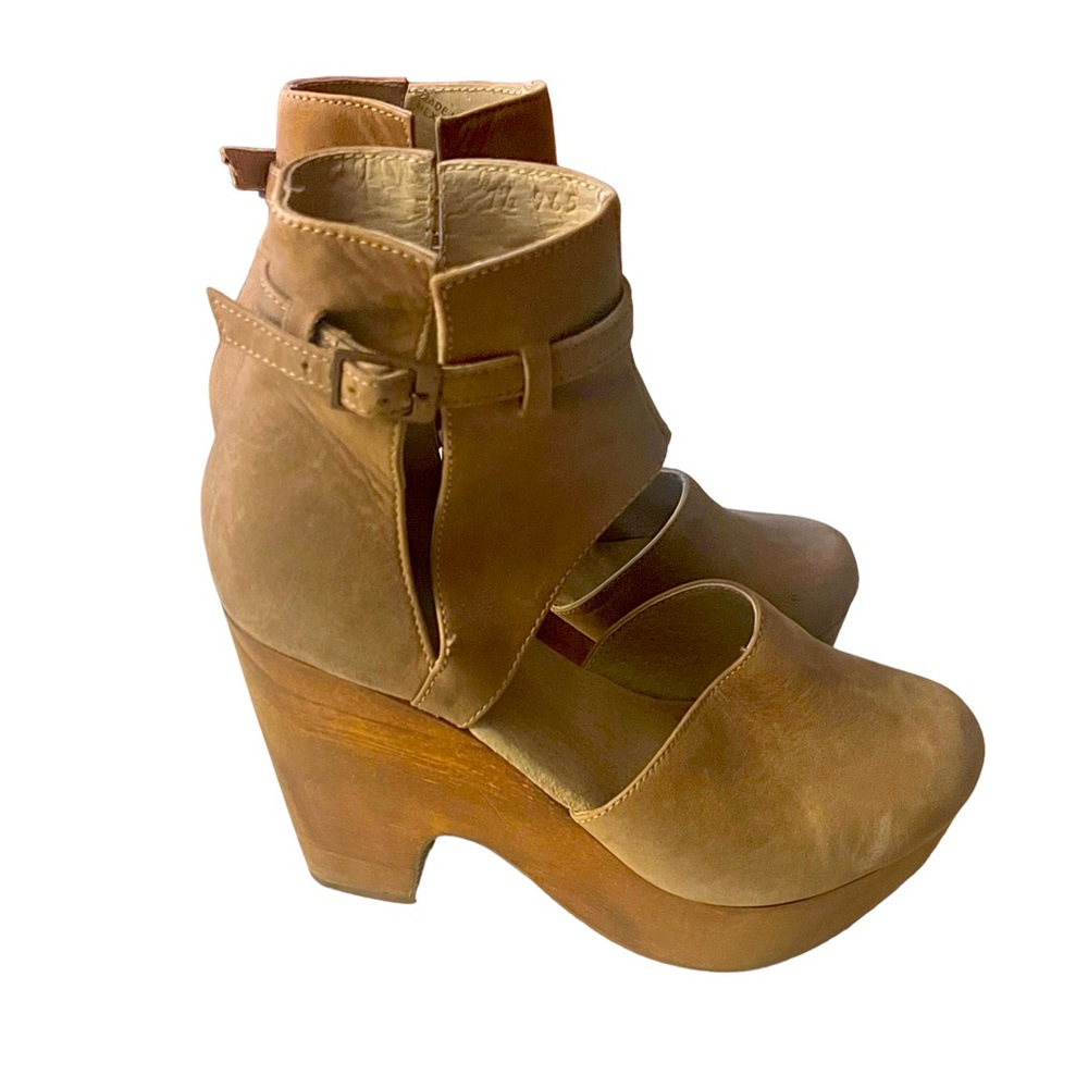 FIVE WORLDS BY CORDANI CARMEN WOOD PLATFORM SIZE 7 1/2
